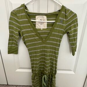 Y2K VERY RARE VINTAGE Abercrombie & Fitch Green and Gray Stripe 3/4 Sleeve Shirt